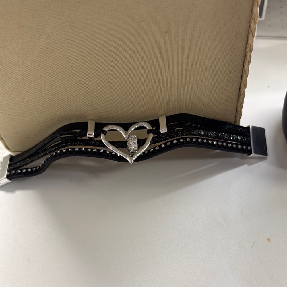 *FINAL PRICE* Elegant Black Heart Bracelet